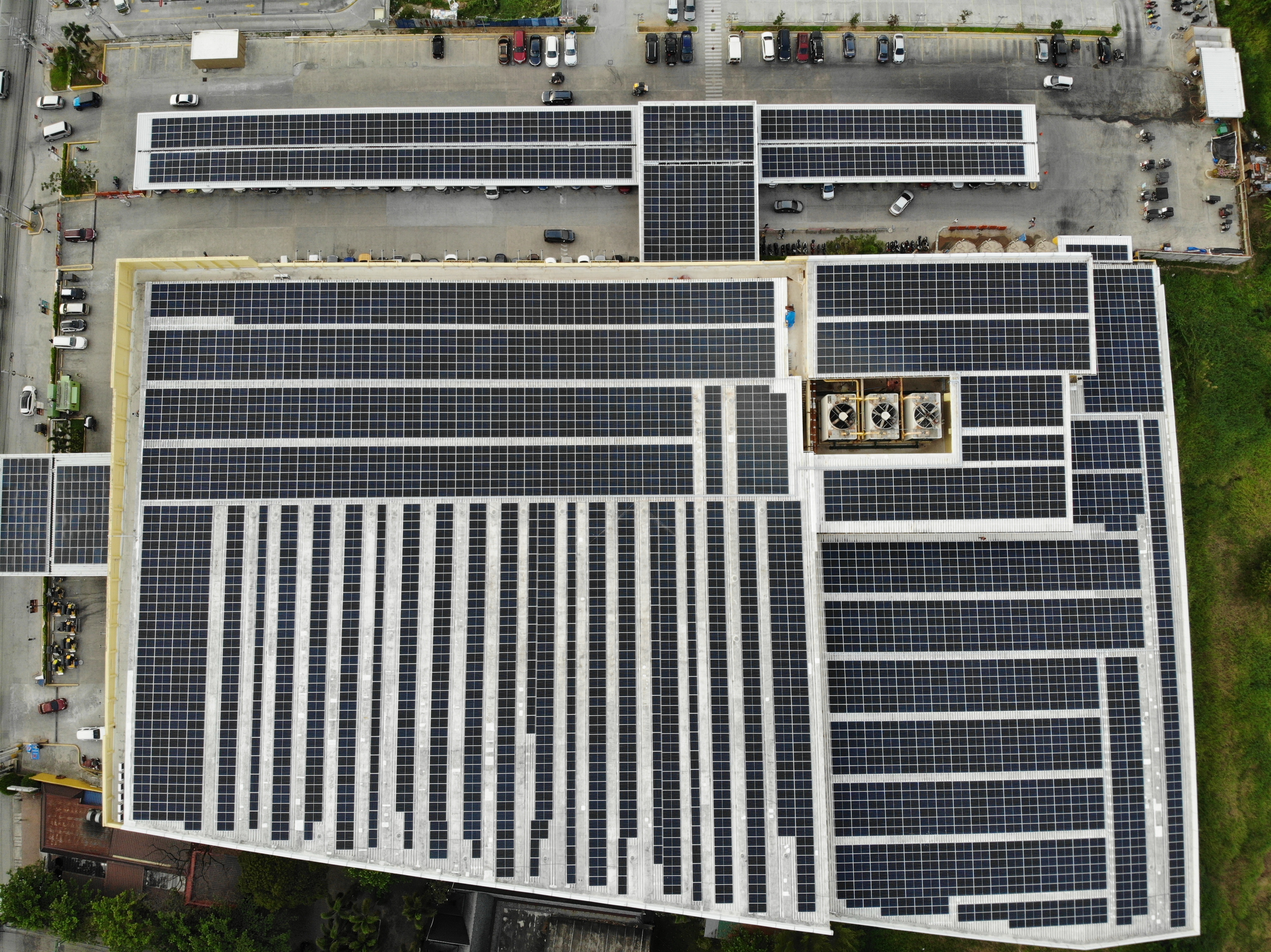 WALTERMART MALOLOS commercial solar installation